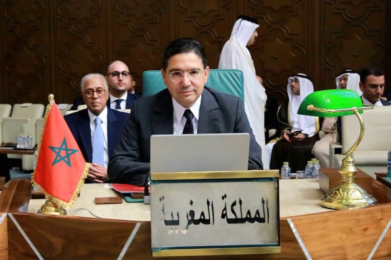 وزير الخارجية العربي يمدح الملك